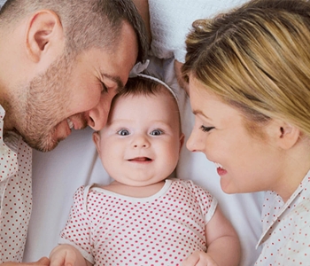 Bébé Ne Me Suit Pas Du Regard | La Boîte Rose