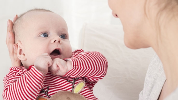 Bébé Hoquetant, Bébé Bien Portant ? | La Boîte Rose